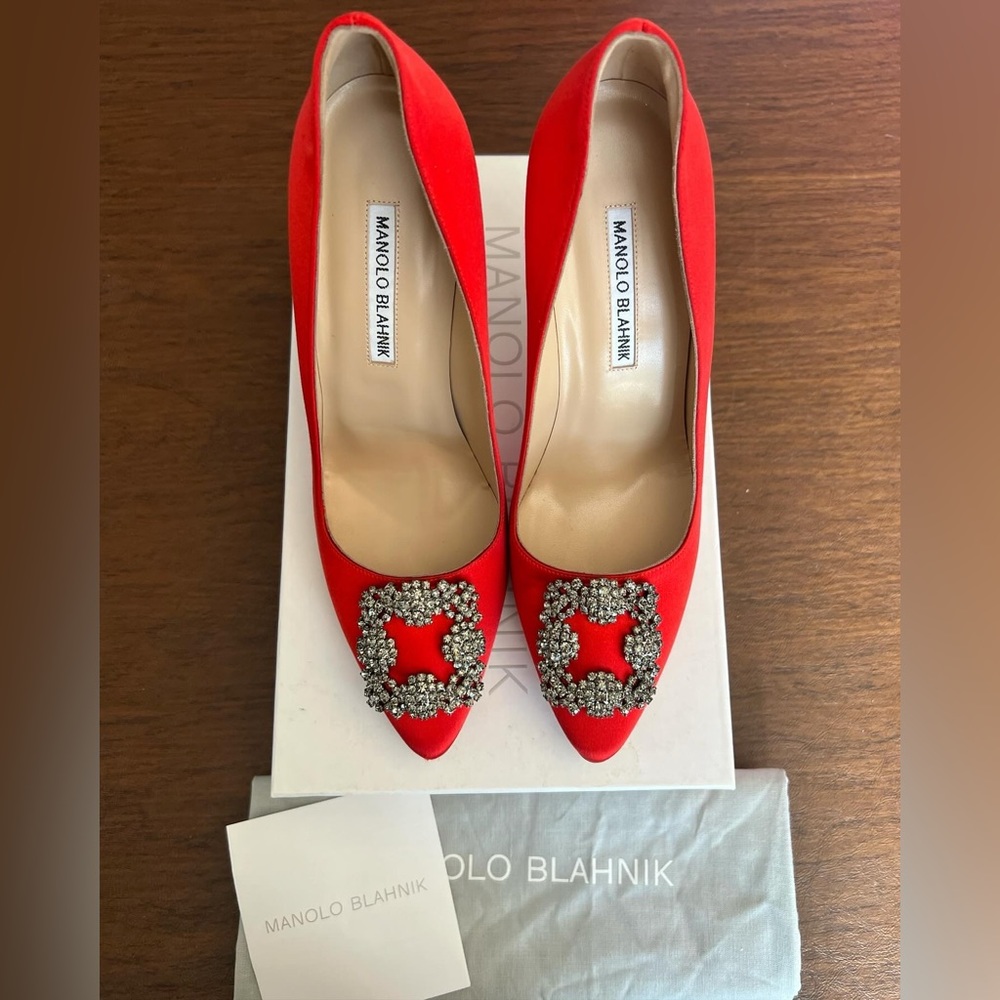 Manolo Blahnik Hangisi 105 Satin Pumps